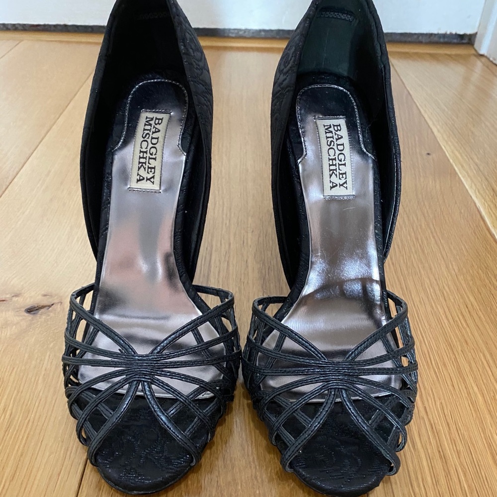 Badgely Mischka black shoes